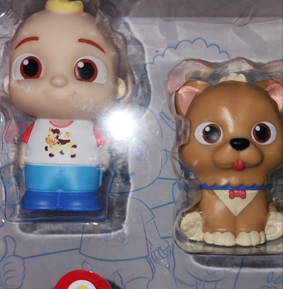 Cocomelon JJ & Family Figure Set - Picture 3 of 4